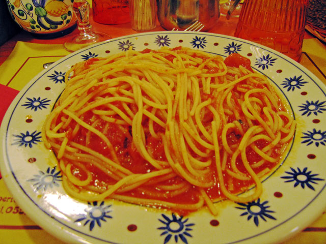 First_course_of_spaghetti.jpg